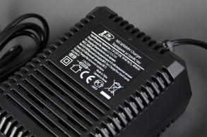 HC-Toys Зарядное устройство для NiCD и NiMh, 2:3.5:5A